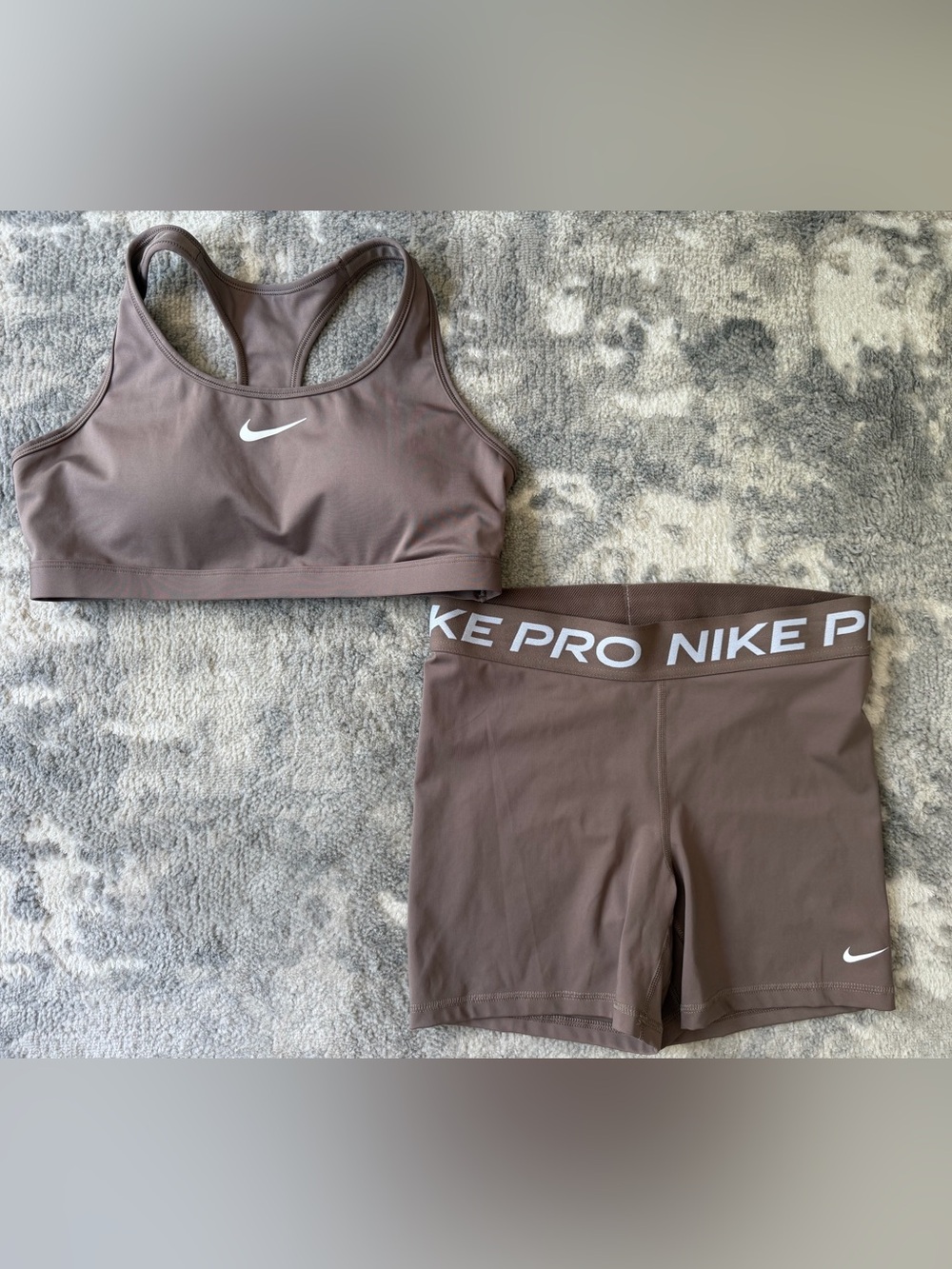 NWOT women’s Nike pro set